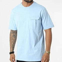 Tee Shirt Poche 003 Bleu Clair de ADJ