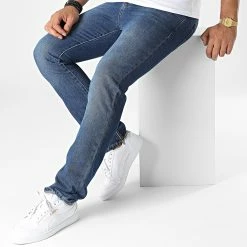 Jean Regular Fit KL-2094 Bleu Denim de ADJ -ADJ Soldes adj 331971 KL 2094 WASHED BLUE 20220816T151806 03